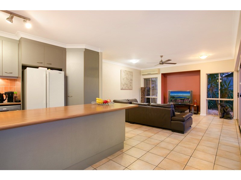 15 Barrier Close, Clifton Beach QLD 4879