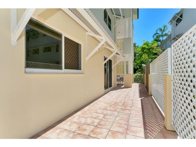 5/74-77 Arlington Esp, Clifton Beach QLD 4879