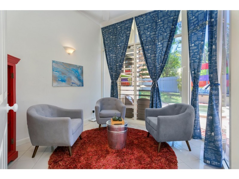 19 Trivia Street, Palm Cove QLD 4879