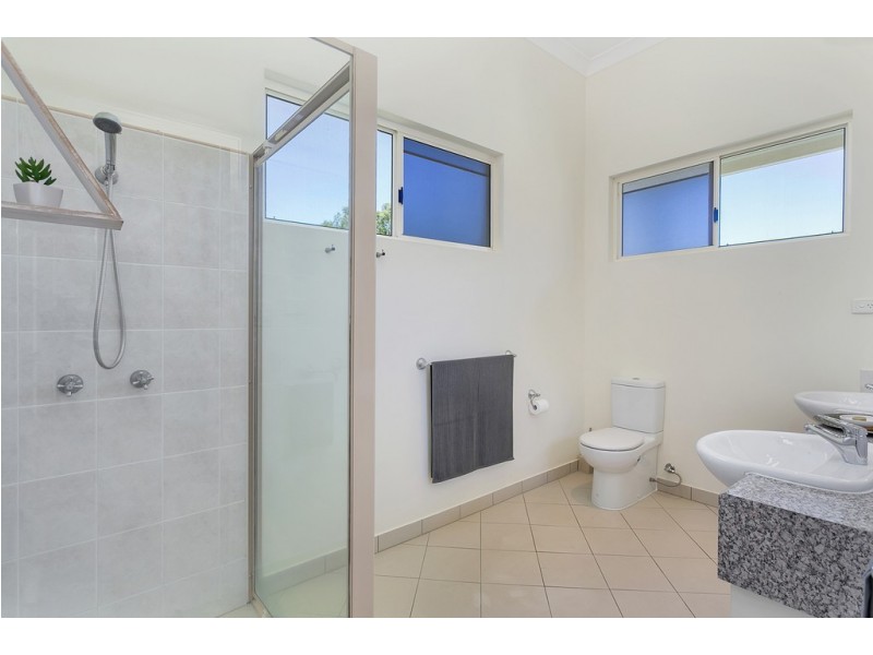 19 Trivia Street, Palm Cove QLD 4879