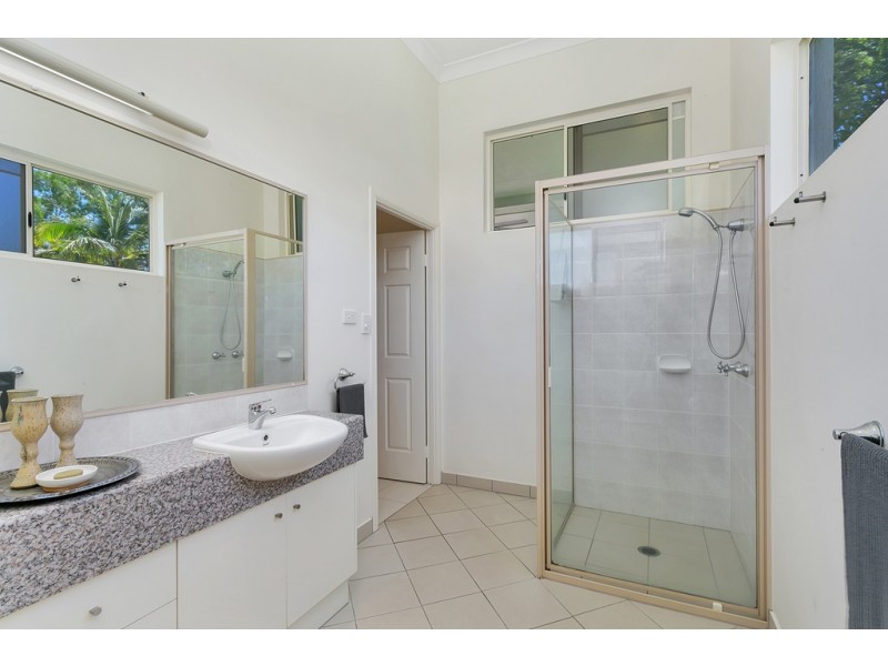 19 Trivia Street, Palm Cove QLD 4879