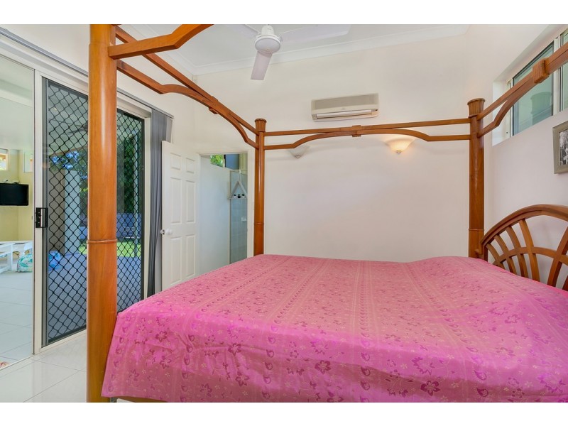 19 Trivia Street, Palm Cove QLD 4879