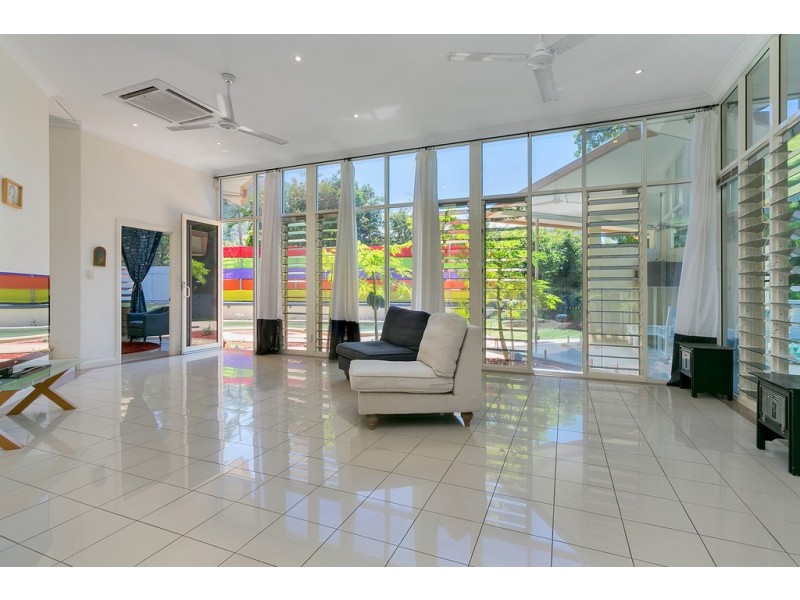 19 Trivia Street, Palm Cove QLD 4879