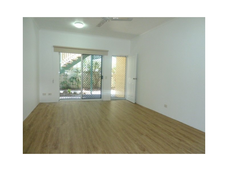 1/27 Balaclava Road, Earlville QLD 4870