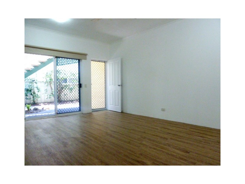 1/27 Balaclava Road, Earlville QLD 4870