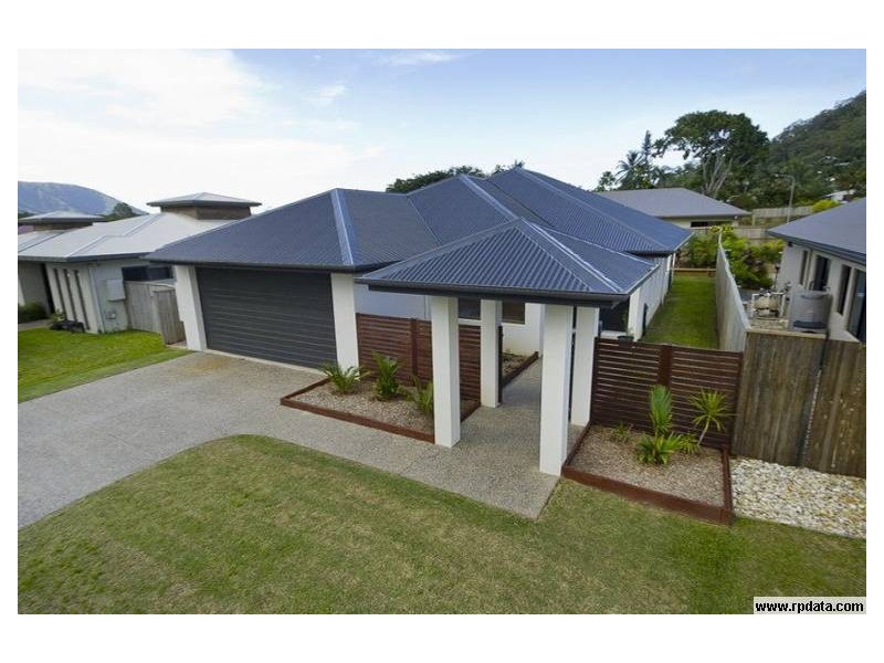 140 Roberts Road, Trinity Beach QLD 4879