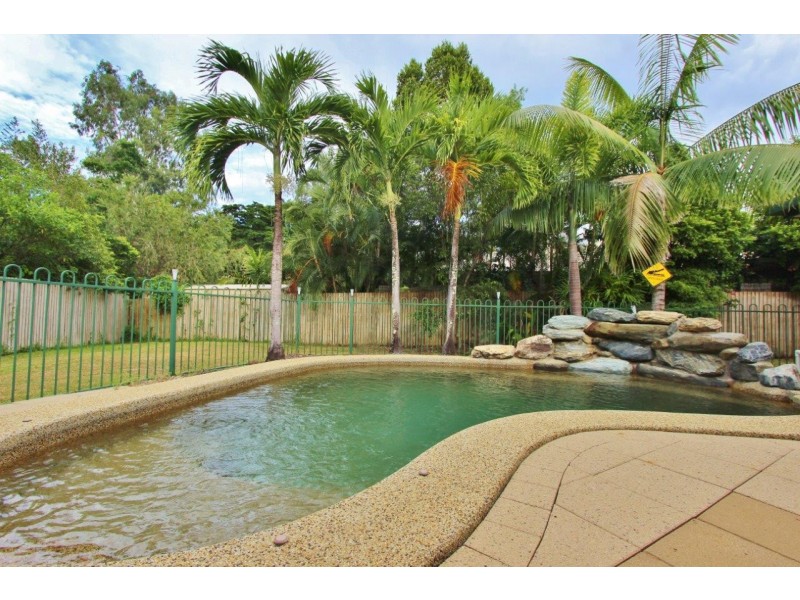 3 Helsdon Close, Clifton Beach QLD 4879