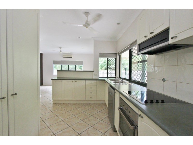 3 Helsdon Close, Clifton Beach QLD 4879