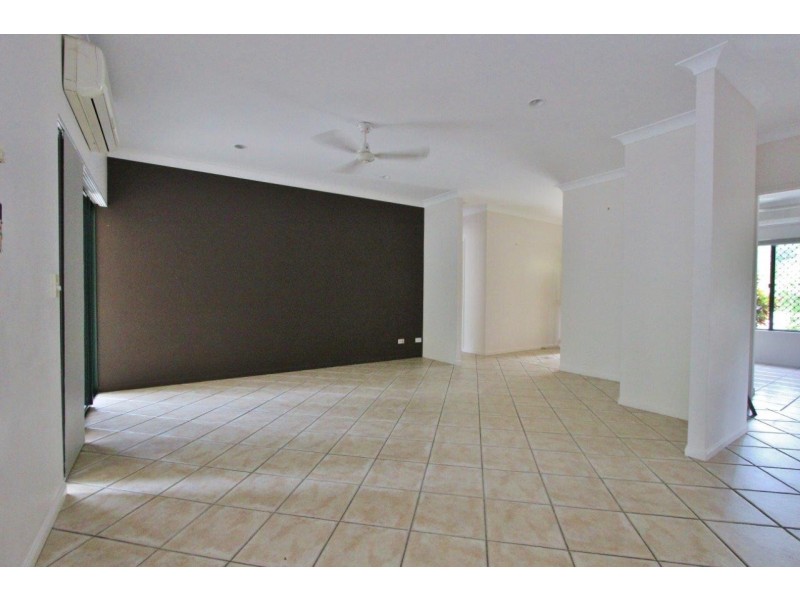 3 Helsdon Close, Clifton Beach QLD 4879