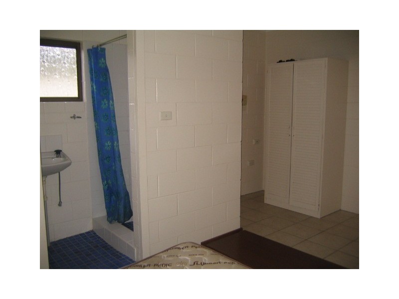 2/21 Endeavour Road, Clifton Beach QLD 4879