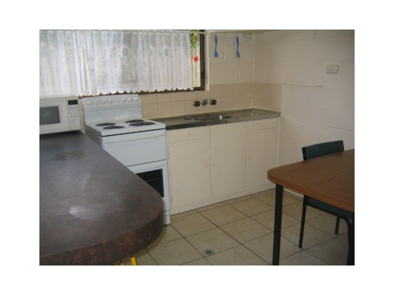 2/21 Endeavour Road, Clifton Beach QLD 4879