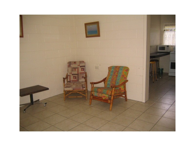 2/21 Endeavour Road, Clifton Beach QLD 4879