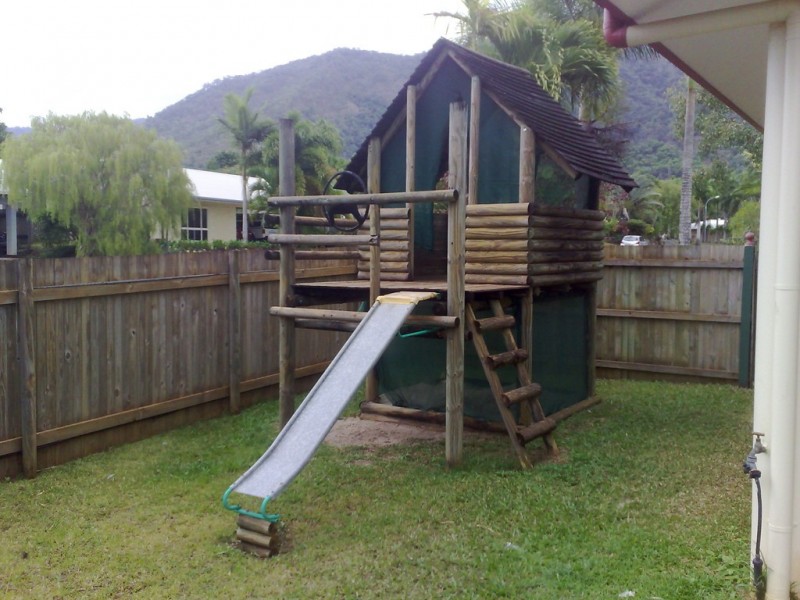 2 Jasmine Street, Redlynch QLD 4870