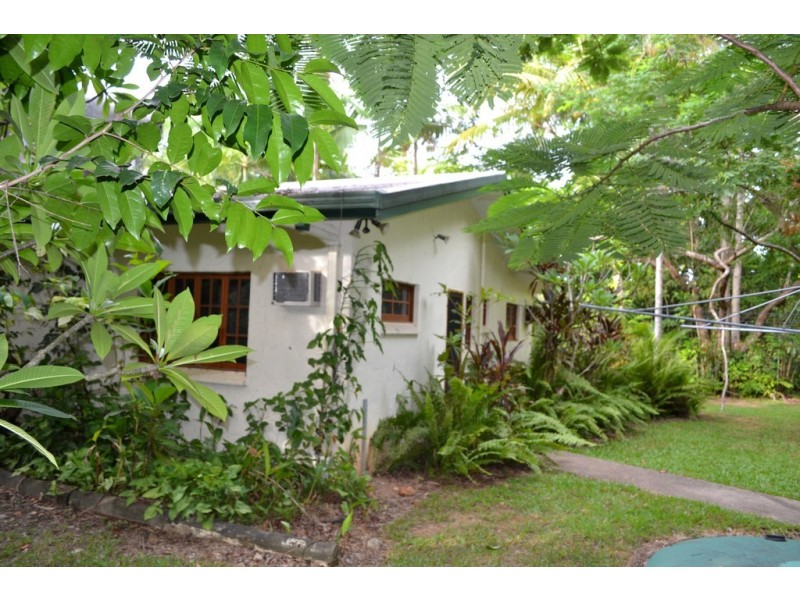 17-19 Stevens Street, Clifton Beach QLD 4879