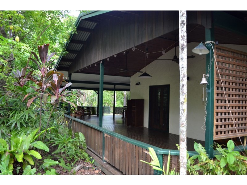 17-19 Stevens Street, Clifton Beach QLD 4879