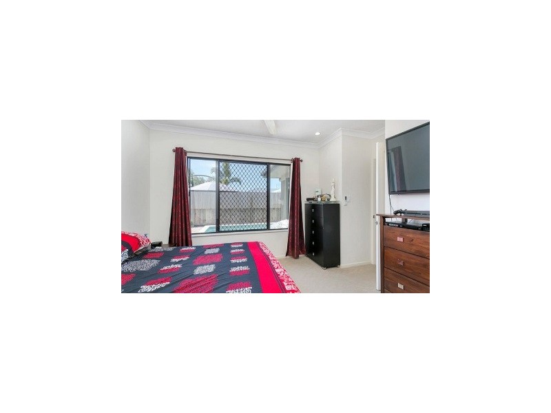 10 Como Close, Kewarra Beach QLD 4879
