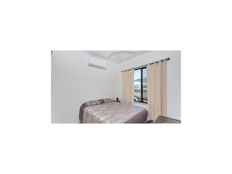 10 Como Close, Kewarra Beach QLD 4879