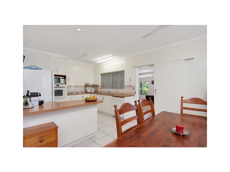 14 Cambrian Avenue, Smithfield QLD 4878