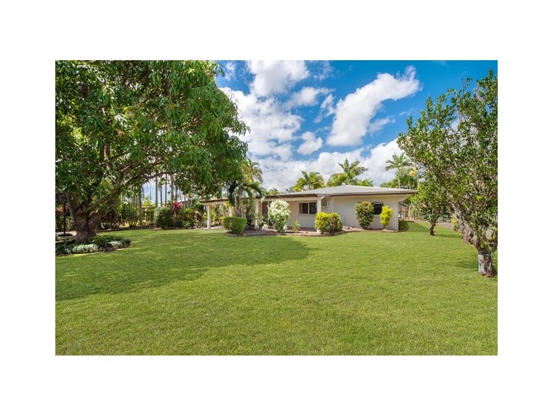 14 Cambrian Avenue, Smithfield QLD 4878