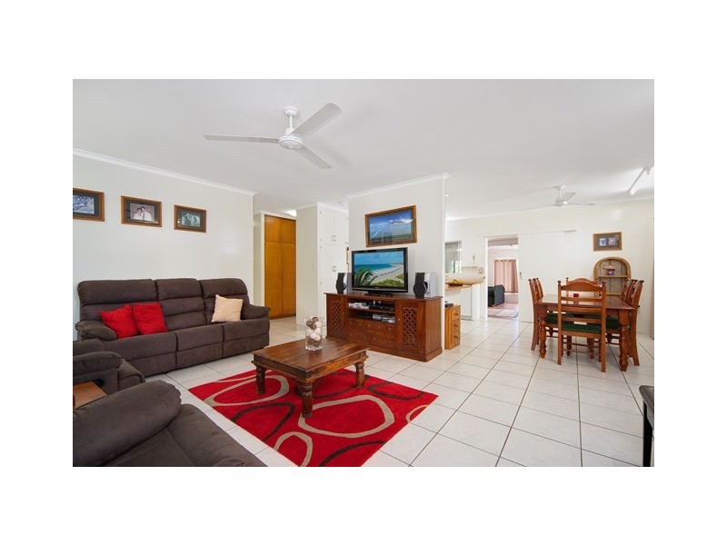 14 Cambrian Avenue, Smithfield QLD 4878