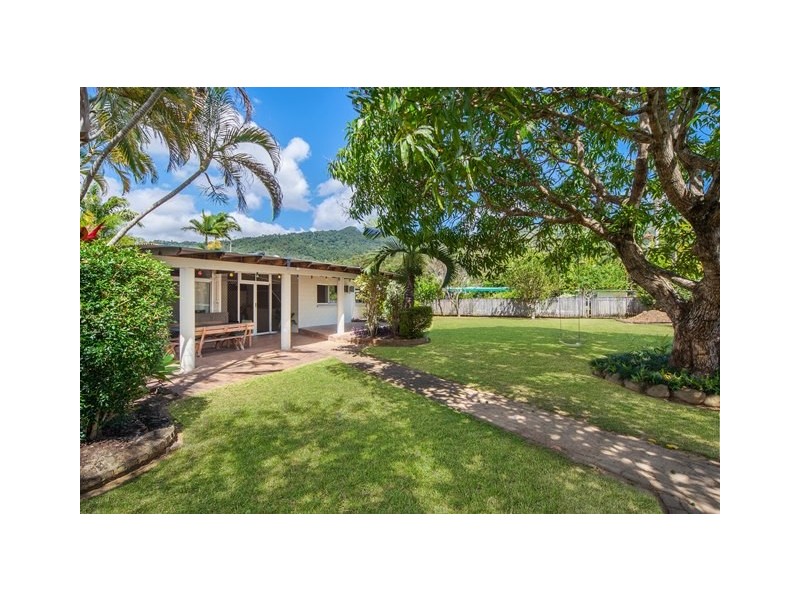 14 Cambrian Avenue, Smithfield QLD 4878