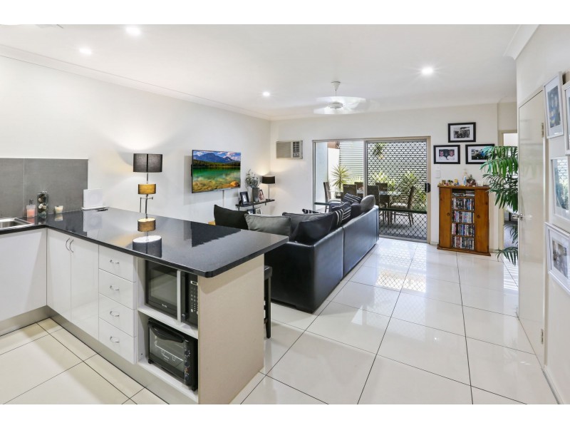 9/5-7 Oyster Court, Trinity Beach QLD 4879