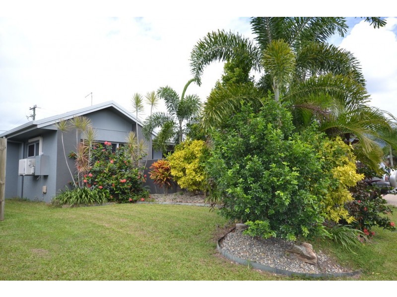 3 Como Close, Kewarra Beach QLD 4879