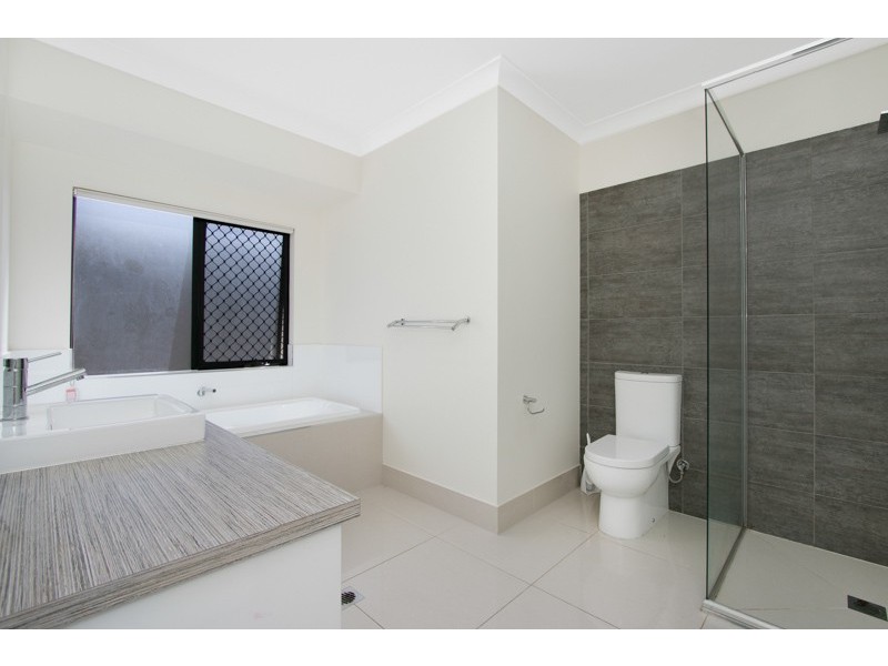 6 Quarterdeck Street, Trinity Beach QLD 4879