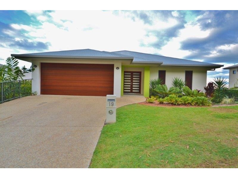 19 Savannah Street, Palm Cove QLD 4879