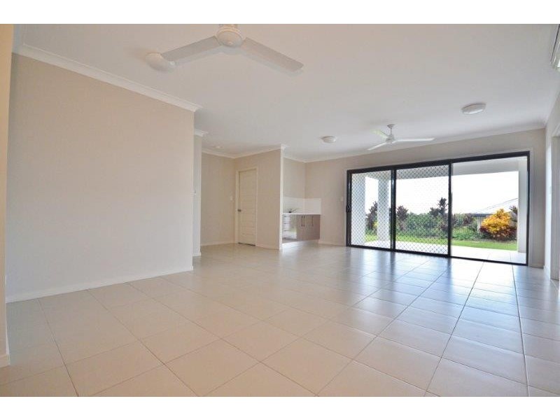 19 Savannah Street, Palm Cove QLD 4879