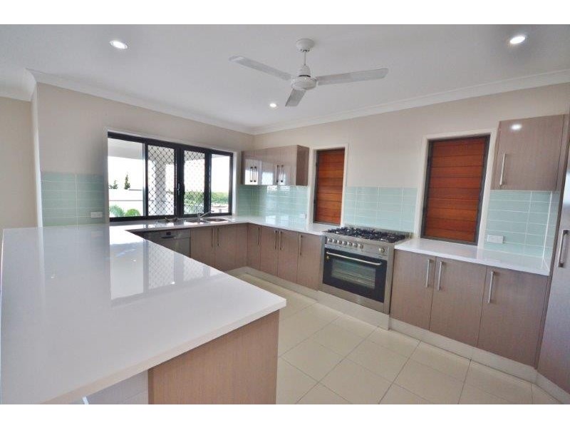 19 Savannah Street, Palm Cove QLD 4879
