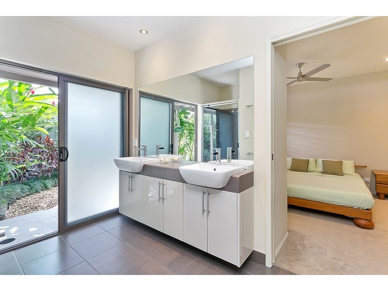 19 Endeavour Road, Clifton Beach QLD 4879