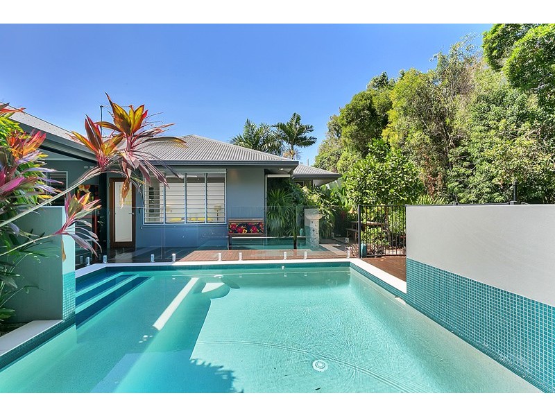 19 Aurelia Road, Palm Cove QLD 4879