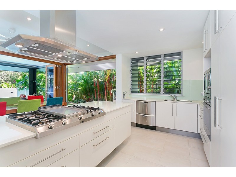 19 Aurelia Road, Palm Cove QLD 4879