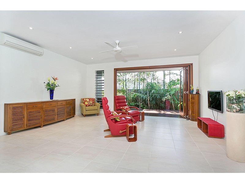 19 Aurelia Road, Palm Cove QLD 4879