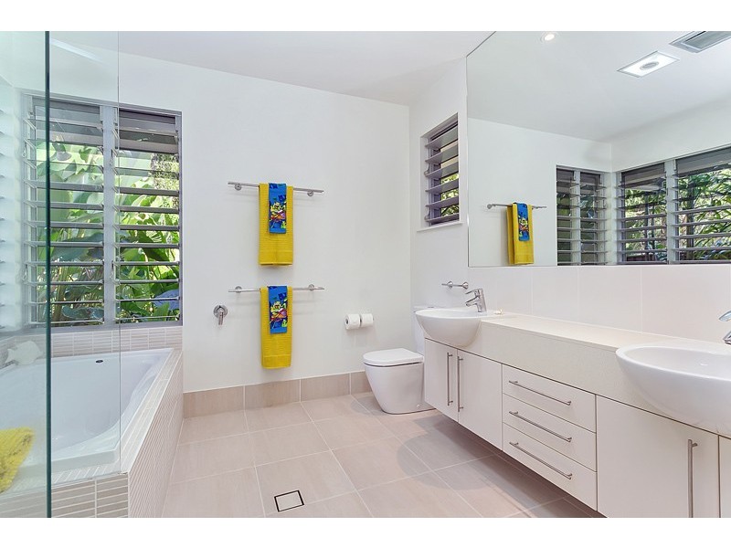 19 Aurelia Road, Palm Cove QLD 4879