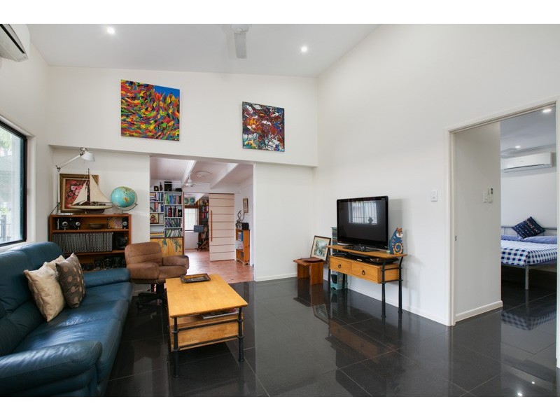 21 Poinsettia Street, Holloways Beach QLD 4878