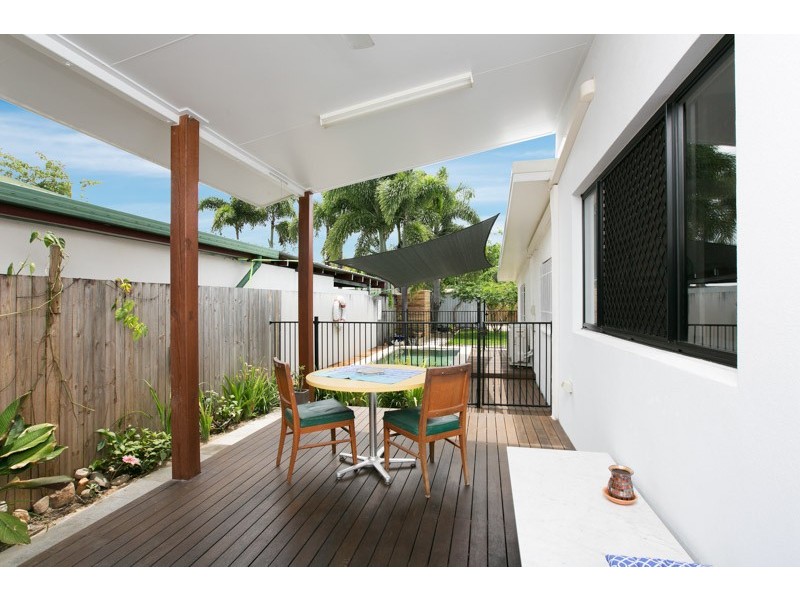 21 Poinsettia Street, Holloways Beach QLD 4878