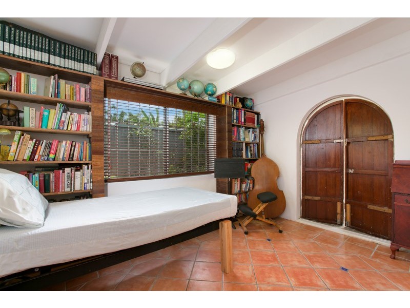 21 Poinsettia Street, Holloways Beach QLD 4878