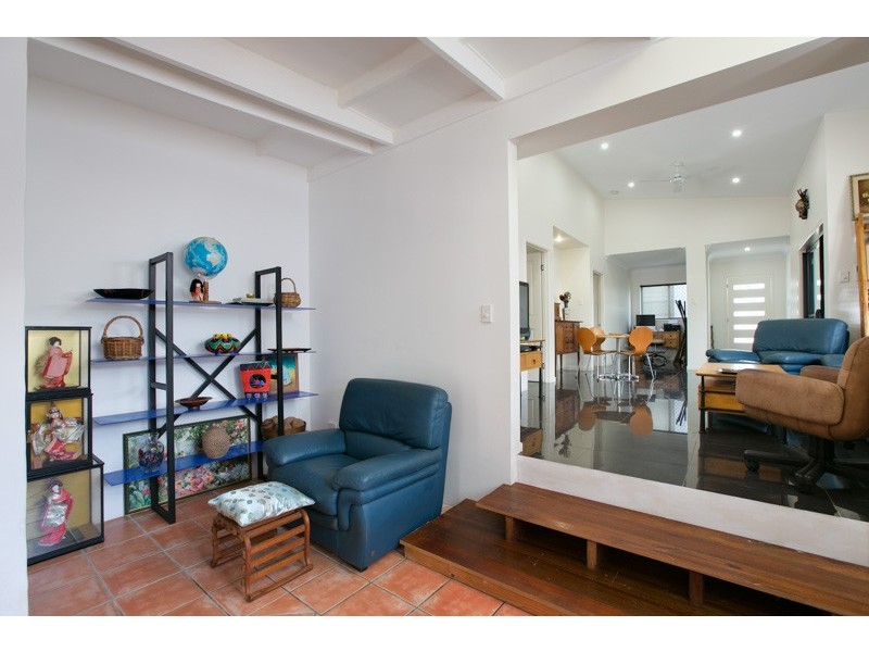 21 Poinsettia Street, Holloways Beach QLD 4878