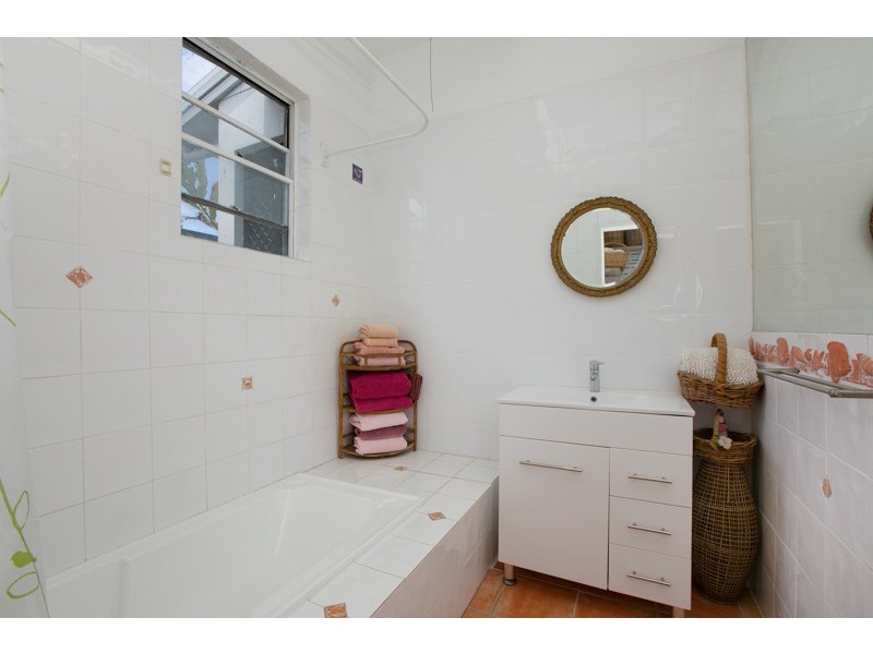 21 Poinsettia Street, Holloways Beach QLD 4878