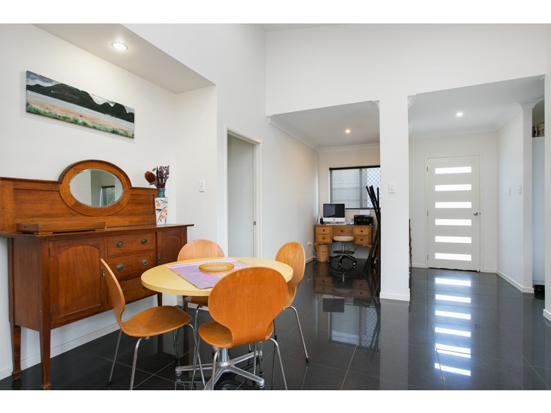 21 Poinsettia Street, Holloways Beach QLD 4878