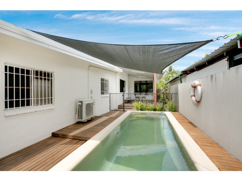 21 Poinsettia Street, Holloways Beach QLD 4878
