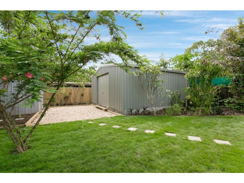 21 Poinsettia Street, Holloways Beach QLD 4878