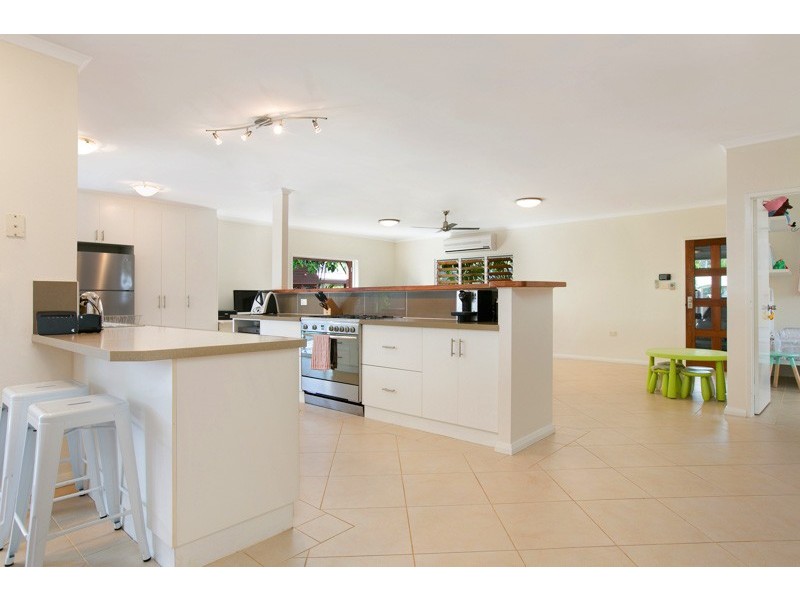 6 Volute Close, Trinity Beach QLD 4879