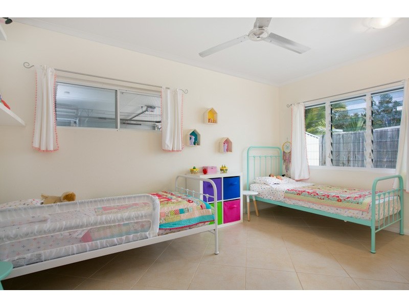 6 Volute Close, Trinity Beach QLD 4879