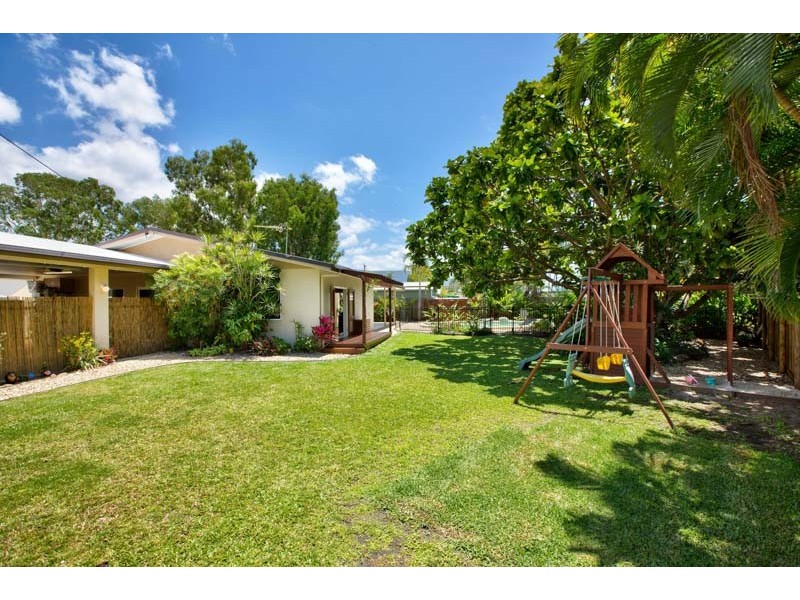 6 Volute Close, Trinity Beach QLD 4879