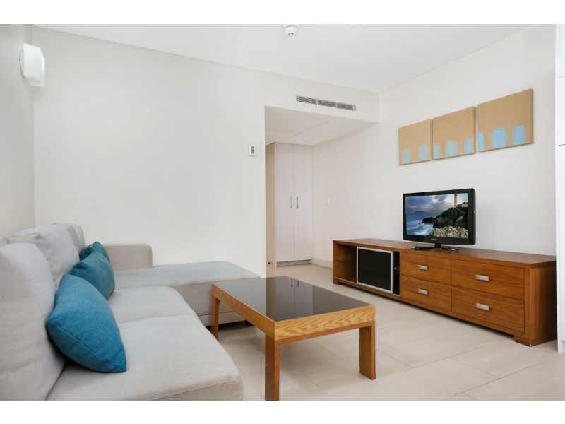 4104 Cnr Williams Esplanade and Vievers Road, Palm Cove QLD 4879