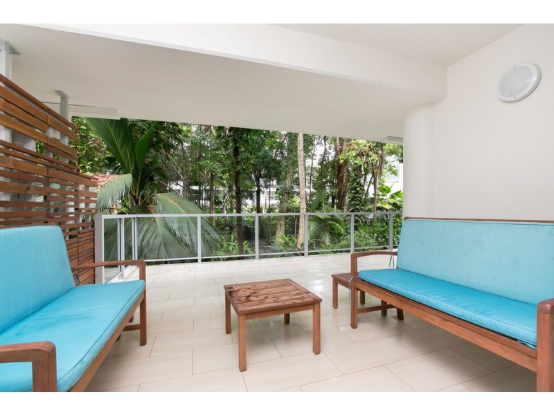 4104 Cnr Williams Esplanade and Vievers Road, Palm Cove QLD 4879