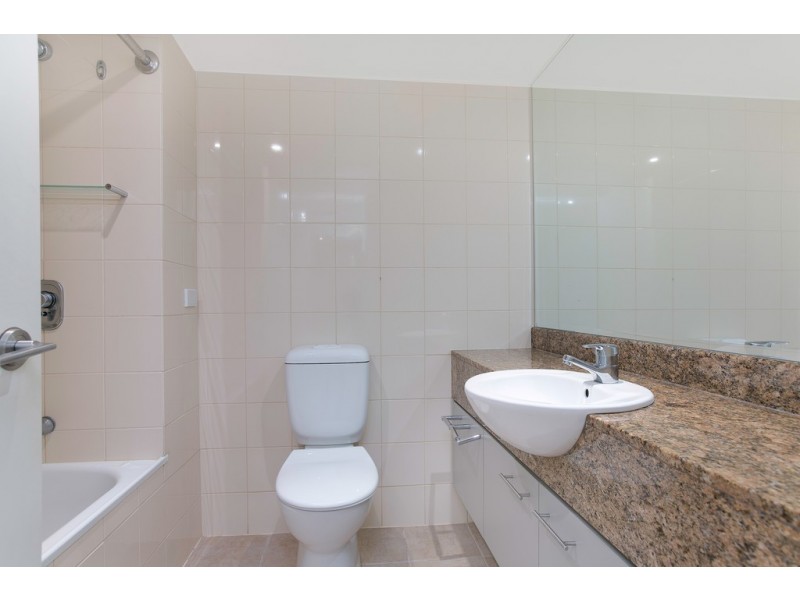 4104 Cnr Williams Esplanade and Vievers Road, Palm Cove QLD 4879
